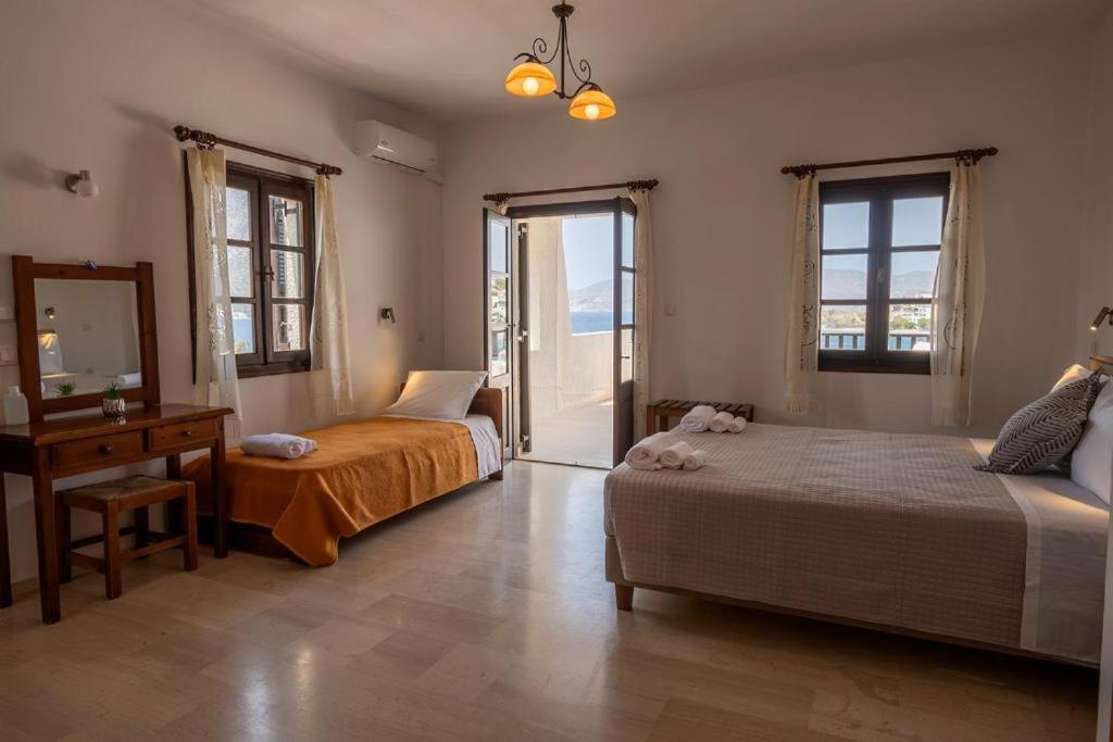 Pelagos Seafront Accommodation - George Myrties Екстериор снимка
